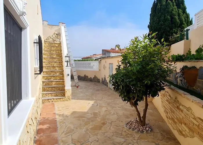 Adelfas Βίλα Κάλπε